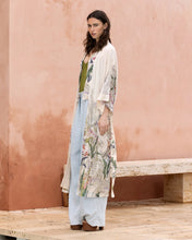 Carica l'immagine nel visualizzatore di Gallery, KIMONO WANDA IN VISCOSA GOFFRATA E RICAMO INGLESE
