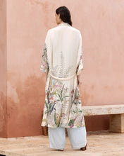 Carica l'immagine nel visualizzatore di Gallery, KIMONO WANDA IN VISCOSA GOFFRATA E RICAMO INGLESE