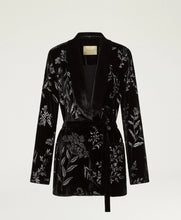 Carica l'immagine nel visualizzatore di Gallery, GIACCA DAHLIA IN VELLUTO RICAMATO