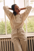 Carica l'immagine nel visualizzatore di Gallery, BLUSA CENDRE IN PIZZO