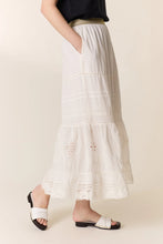 Carica l'immagine nel visualizzatore di Gallery, GONNA JINTA LACE