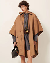 Carica l'immagine nel visualizzatore di Gallery, MANTELLA CASTELWICK