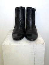 Carica l'immagine nel visualizzatore di Gallery, STIVALETTO A PUNTA CON CUCITURE A NERVATURA