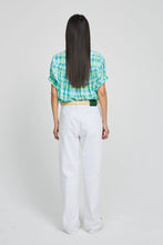 Carica l'immagine nel visualizzatore di Gallery, BLUSA DIDA MOTIVO CHECK TURCHESE E ROUCHE IN COTONE
