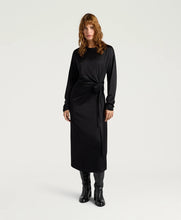 Carica l&#39;immagine nel visualizzatore di Gallery, VESTITO LOTUS IN RASO DI VISCOSA STRETCH
