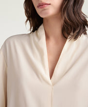 Carica l&#39;immagine nel visualizzatore di Gallery, BLUSA MARGARET IN CREPE DI SETA
