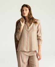 Carica l&#39;immagine nel visualizzatore di Gallery, CAMICIA ARLES IN TWILL DI SETA STAMPATO BEIGE

