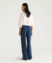 Carica l'immagine nel visualizzatore di Gallery, PANTALONI MARAJO IN CUPRO JACQUARD
