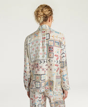 Carica l'immagine nel visualizzatore di Gallery, CAMICIA ARLES IN TWILL DI SETA STAMPATO
