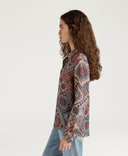 Carica l'immagine nel visualizzatore di Gallery, CAMICIA MEUDON IN CREPE DE CHINE ALL-OVER
