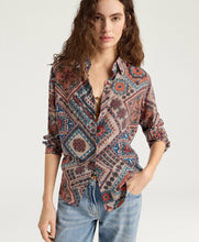 Carica l'immagine nel visualizzatore di Gallery, CAMICIA MEUDON IN CREPE DE CHINE ALL-OVER
