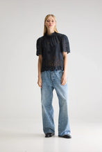 Carica l&#39;immagine nel visualizzatore di Gallery, BLUSA DARLENE

