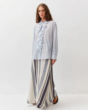Carica l'immagine nel visualizzatore di Gallery, CAMICIA CIANTA CON JABOT
