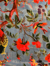 Carica l'immagine nel visualizzatore di Gallery, SHOPPER IN VELLUTO STAMPATO VARI COLORI
