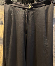 Carica l&#39;immagine nel visualizzatore di Gallery, PANTALONI FLARED IN VOILE COTONE E SETA
