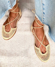 Carica l'immagine nel visualizzatore di Gallery, SANDALO NINA IN RAFFIA CROCHET
