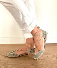 Carica l'immagine nel visualizzatore di Gallery, SANDALO NINA IN RAFFIA CROCHET
