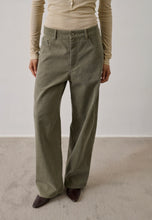 Carica l'immagine nel visualizzatore di Gallery, PANTALONI HUNTER IN TELA DI COTONE BIOLOGICO
