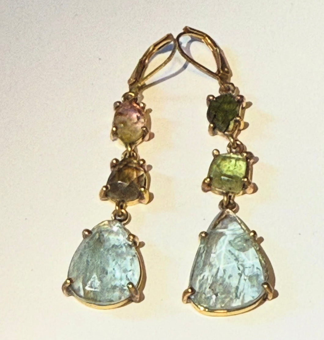 ORECCHINI PENDENTI CON PEITRE PREZIOSE