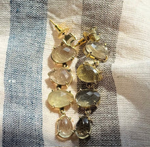 Carica l&#39;immagine nel visualizzatore di Gallery, ORECCHINI PENDENTI CON PIETRE PREZIOSE
