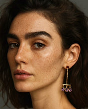 Carica l&#39;immagine nel visualizzatore di Gallery, ORECCHINI IN OTTONE E PIETRE PREZIOSE
