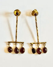 Carica l&#39;immagine nel visualizzatore di Gallery, ORECCHINI IN OTTONE E PIETRE PREZIOSE
