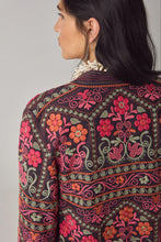 Carica l'immagine nel visualizzatore di Gallery, GIACCA GUS IN COTONE EFFETTO STONEWASH E RICAMI MULTICOLOR
