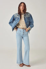 Carica l'immagine nel visualizzatore di Gallery, GIACCA LORETTA IN DENIM RICAMATO
