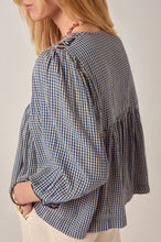 Carica l'immagine nel visualizzatore di Gallery, BLUSA APRIL IN COTONE VICHY RICAMATA A MANO
