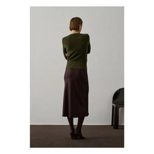 Carica l&#39;immagine nel visualizzatore di Gallery, GONNA FEVER MIDI IN TWILL FLUIDO PRUNE
