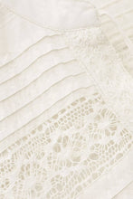 Carica l'immagine nel visualizzatore di Gallery, BLUSA NAMI IN PURO COTONE CON INSERTI IN PIZZO
