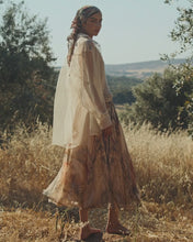 Carica e avvia il video nel visualizzatore di galleria, GONNA AVERLY CON STAMPA BAROCCA IN CHIFFON DI VISCOSA
