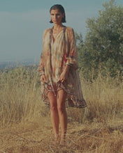 Carica e avvia il video nel visualizzatore di galleria, ARIAN ABITO MIDI IN CHIFFON DI VISCOSA
